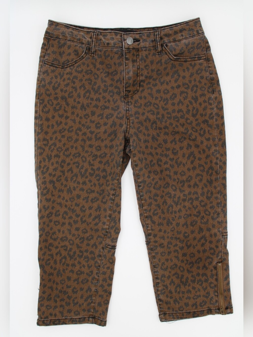 Fashion Nova Leopard Print Capri Jeans Size 3 Zip Hem